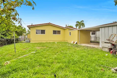 1052 NW 25th Avenue Miami FL 33125