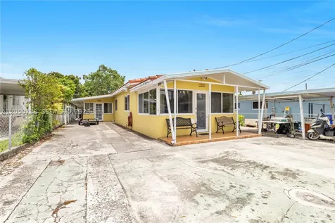 1052 NW 25th Avenue Miami FL 33125