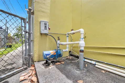 1052 NW 25th Avenue Miami FL 33125