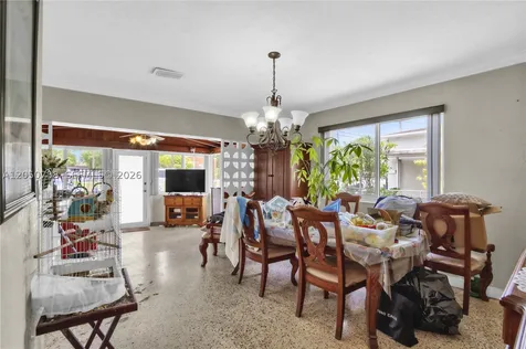 1052 NW 25th Avenue Miami FL 33125
