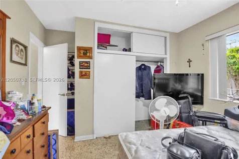 1052 NW 25th Avenue Miami FL 33125