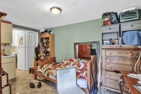 1052 NW 25th Avenue Miami FL 33125