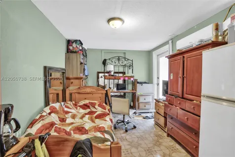 1052 NW 25th Avenue Miami FL 33125