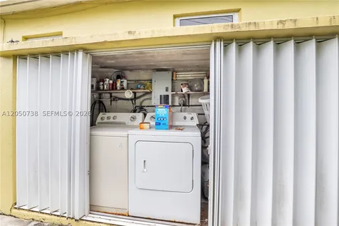 1052 NW 25th Avenue Miami FL 33125