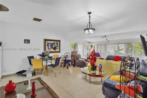 1052 NW 25th Avenue Miami FL 33125