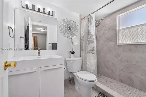 6195 W 18th Avenue Hialeah FL 33012