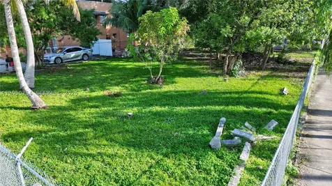 280 NW 33rd Street Miami FL 33127