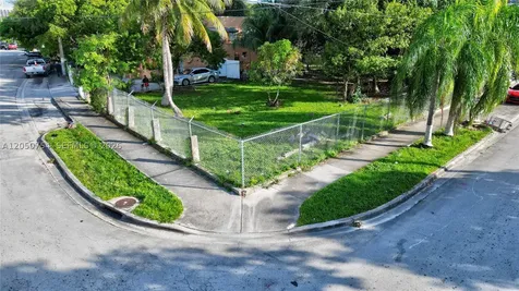 280 NW 33rd Street Miami FL 33127
