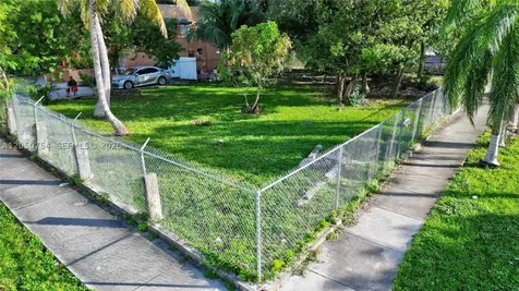 280 NW 33rd Street Miami FL 33127