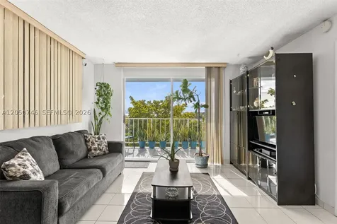 6900 Bay Drive Miami Beach FL 33141