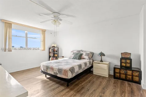 6900 Bay Drive Miami Beach FL 33141