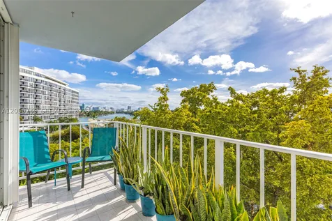 6900 Bay Drive Miami Beach FL 33141