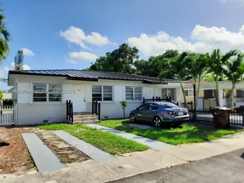 464 E 13 Street Hialeah FL 33010