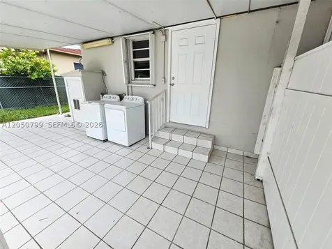 464 E 13 Street Hialeah FL 33010