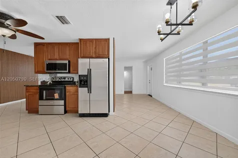 5921 NE 1st Avenue Oakland Park FL 33334
