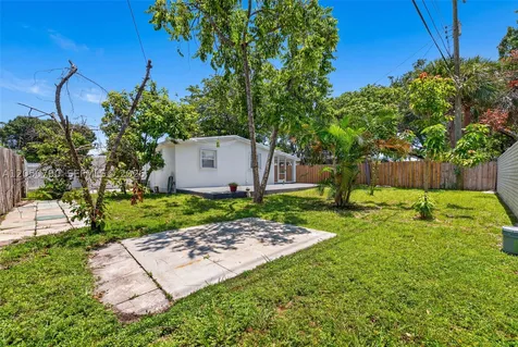 5921 NE 1st Avenue Oakland Park FL 33334