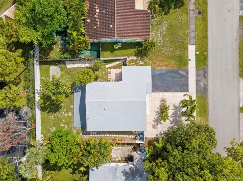 5921 NE 1st Avenue Oakland Park FL 33334