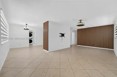 5921 NE 1st Avenue Oakland Park FL 33334