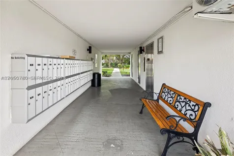4025 N Federal Highway Oakland Park FL 33308