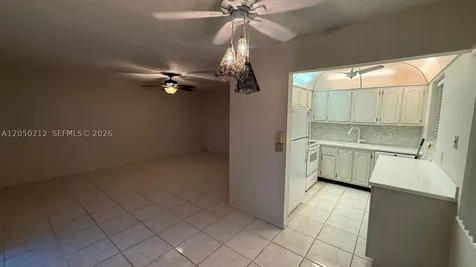573 E Durham U Deerfield Beach FL 33442