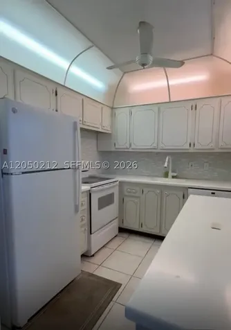 573 E Durham U Deerfield Beach FL 33442