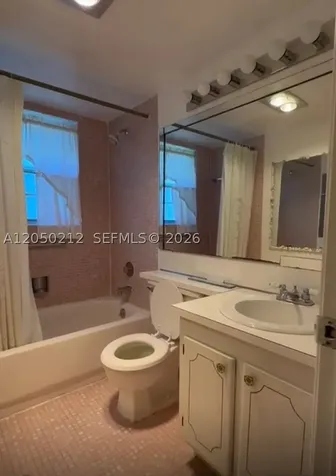 573 E Durham U Deerfield Beach FL 33442