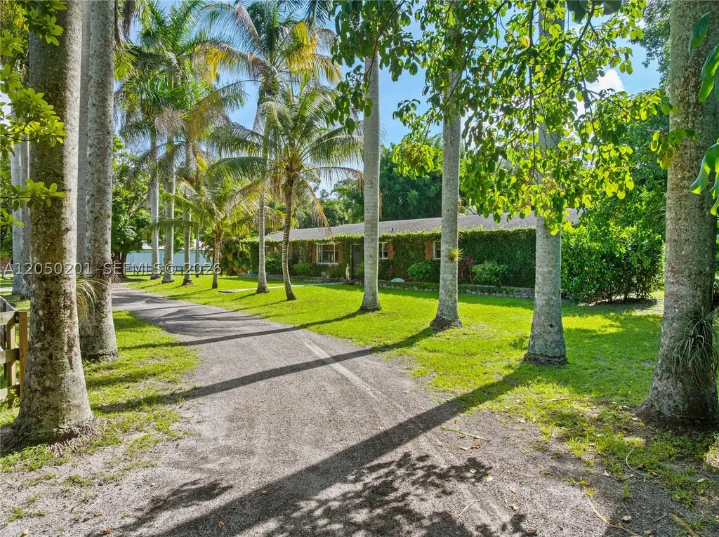 1068 D Road Loxahatchee FL 33470