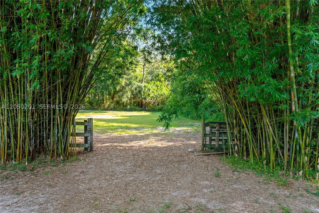 1068 D Road Loxahatchee FL 33470