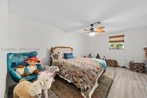 1068 D Road Loxahatchee FL 33470