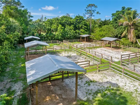 1068 D Road Loxahatchee FL 33470