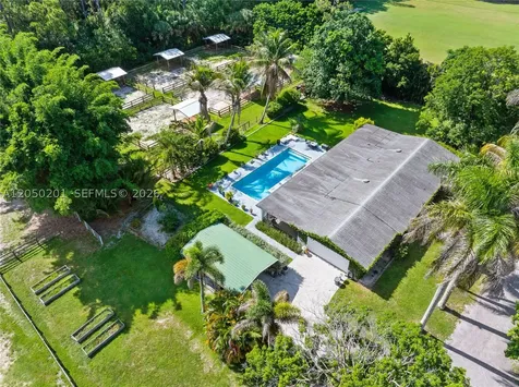 1068 D Road Loxahatchee FL 33470