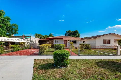 271 E 17th Street Hialeah FL 33010