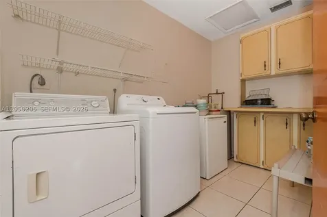 271 E 17th Street Hialeah FL 33010