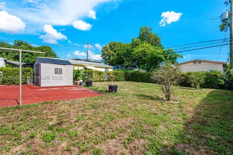 271 E 17th Street Hialeah FL 33010