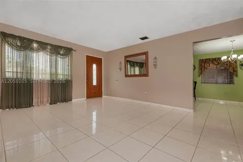271 E 17th Street Hialeah FL 33010