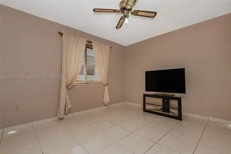 271 E 17th Street Hialeah FL 33010