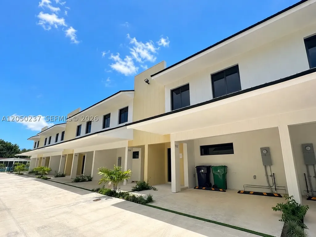 552 NW 7th Street Florida City FL 33034