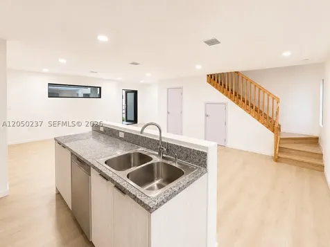 552 NW 7th Street Florida City FL 33034