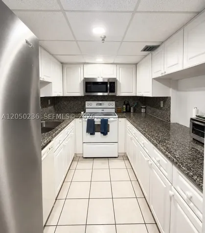 2401 Collins Avenue Miami Beach FL 33140