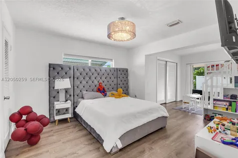 2424 NE 18th Avenue Wilton Manors FL 33305