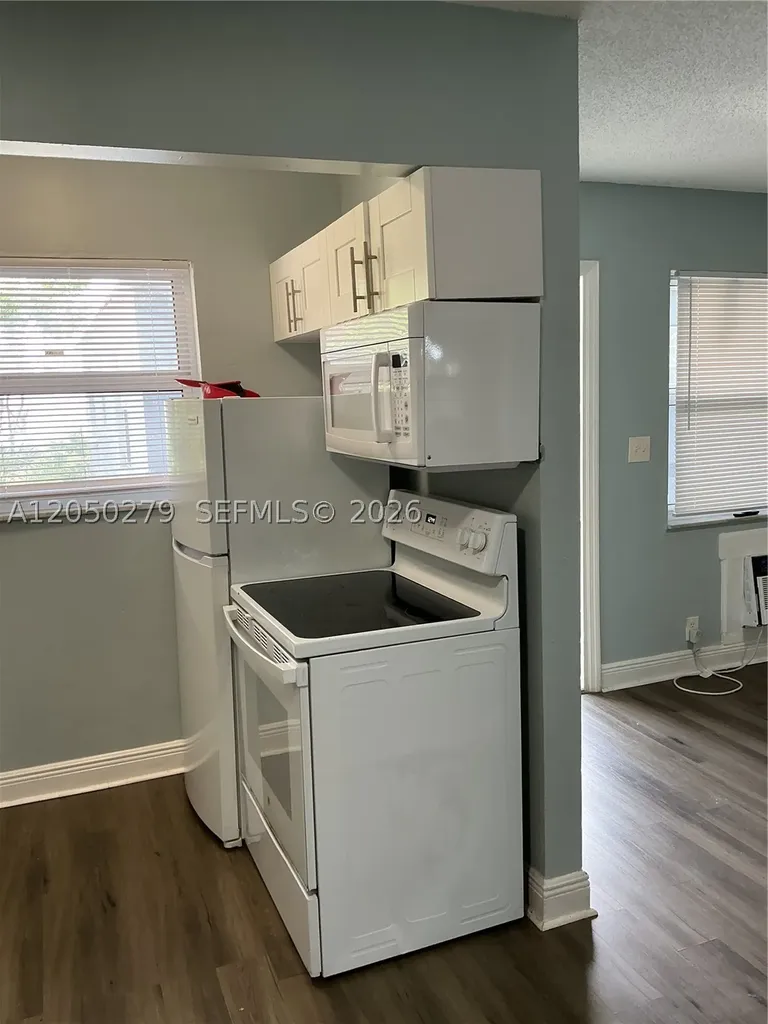 2137 Hayes Street Hollywood FL 33020