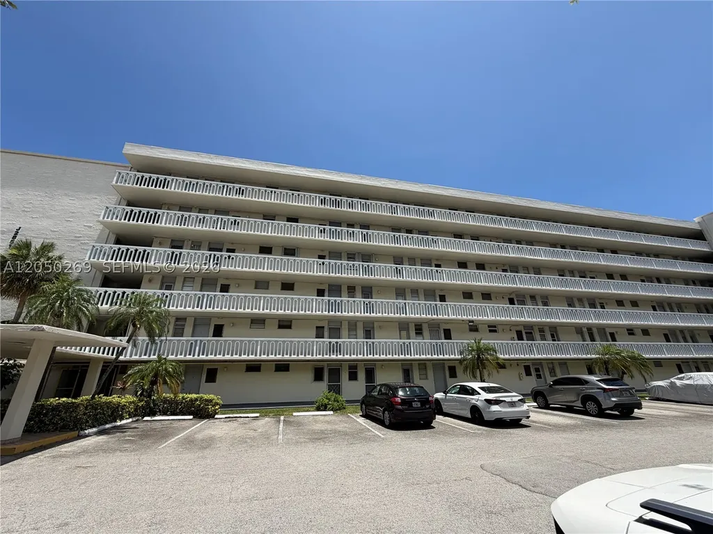 2851 Leonard Drive Aventura FL 33160