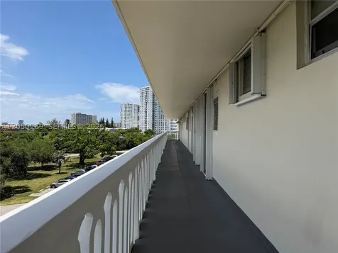 2851 Leonard Drive Aventura FL 33160