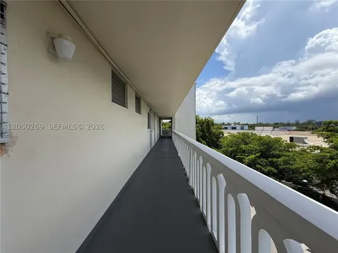 2851 Leonard Drive Aventura FL 33160
