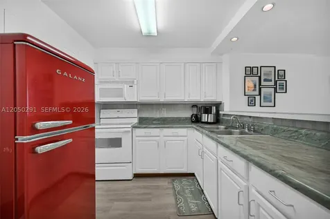 345 Ocean Drive Miami Beach FL 33139