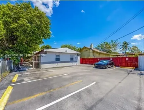 669 NW 28th Street Miami FL 33127