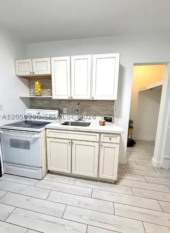 669 NW 28th Street Miami FL 33127