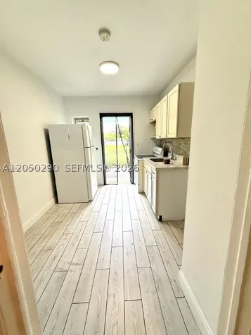 669 NW 28th Street Miami FL 33127