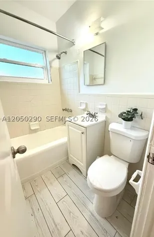 669 NW 28th Street Miami FL 33127