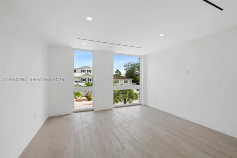 1615 NE 3rd Court Fort Lauderdale FL 33301